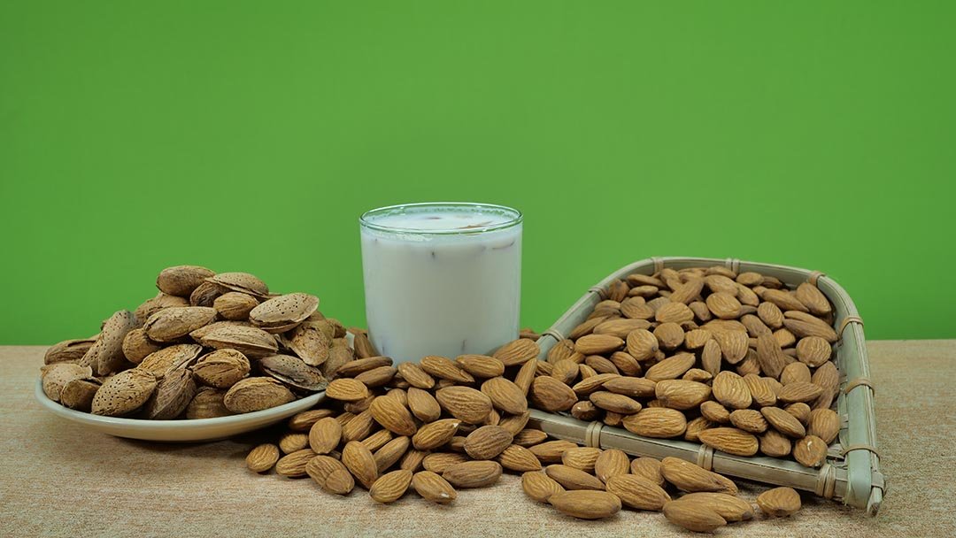 kashmir-badam-almond-1 Kashmir Badam (Almond) - Image 1